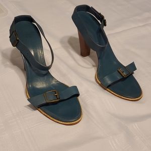 Vera Wang Teal heels